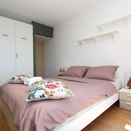 Apartament Dan *