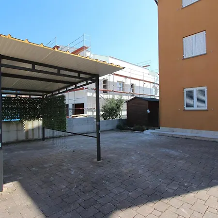 Apartament Dan *